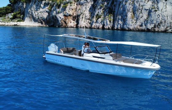 Motorboat Nimbus T9 with Mercury V10 400hp 400hp