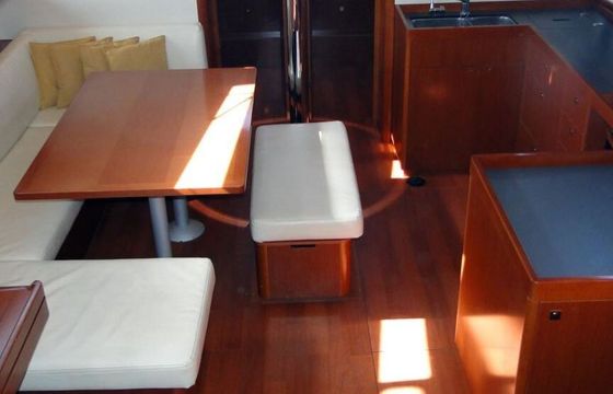 Sailboat Beneteau Oceanis 48 14.6m