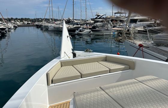 Motor yacht De Antonio D42 1050hp
