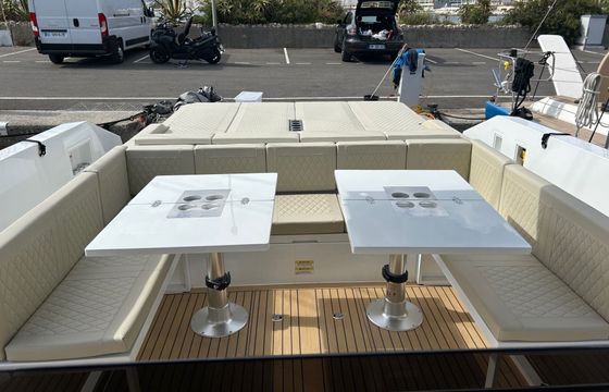 Motor yacht De Antonio D42 1050hp