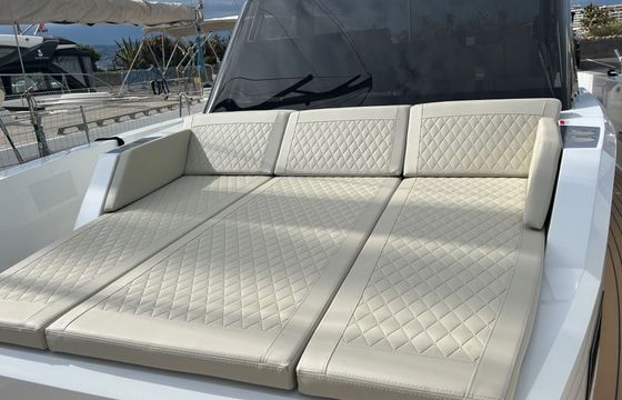 Motor yacht De Antonio D42 1050hp