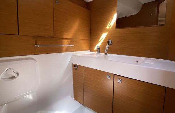 Sailboat Jeanneau Sun Odyssey 469 14.05m
