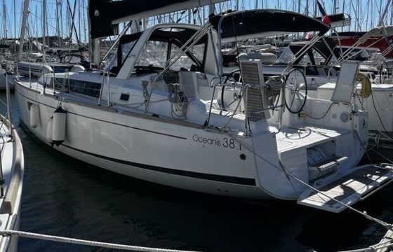 Sailboat OCEANIS 38.1 12m