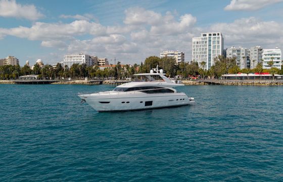 Motorboat Princess 88 2864hp