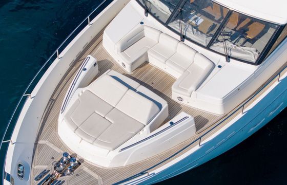Motorboat Princess 88 2864hp