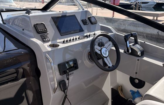 Motor yacht Beneteau Flyer 10 700hp