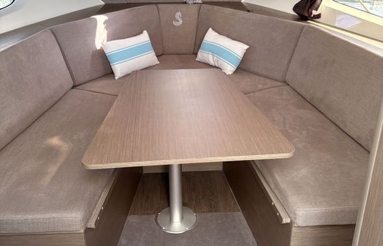 Motor yacht Beneteau Flyer 10 700hp