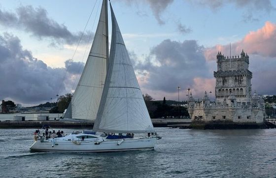 Luxury Sailboat Tour in Lisbon