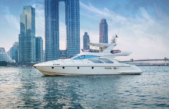 Everest Yacht Charter – 50'