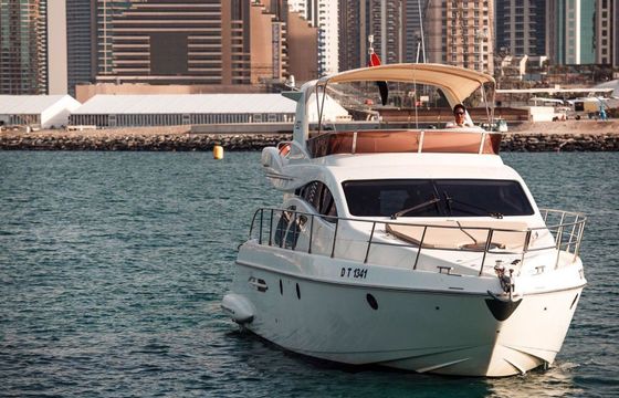 Everest Yacht Charter – 50'