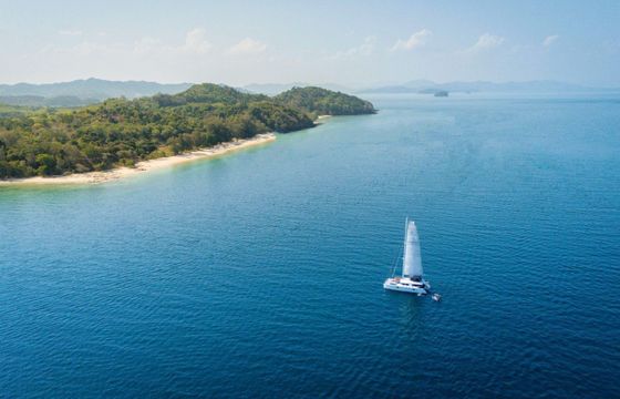 56ft Luxury Sailing Catamaran - OOSEVEN