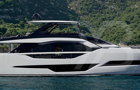 Ferretti Yachts 800