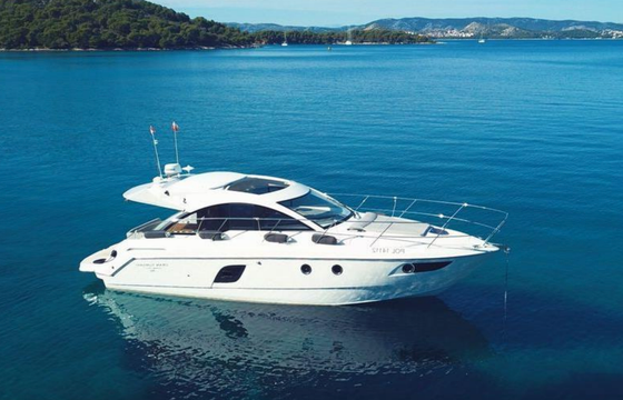 Gran Turismo 38 White