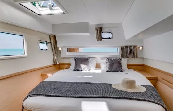 Lagoon 42