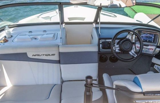 Ski Nautique 200