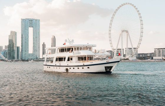 Cozmo 120ft Yacht with Pool: Luxury Redefined