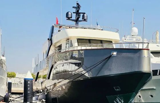 Ak 151ft Jacuzzi Dubai Yacht Rentals - Luxury