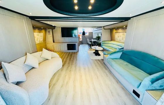 Duritti 95ft Jacuzzi Dubai Yacht Rental - Luxury