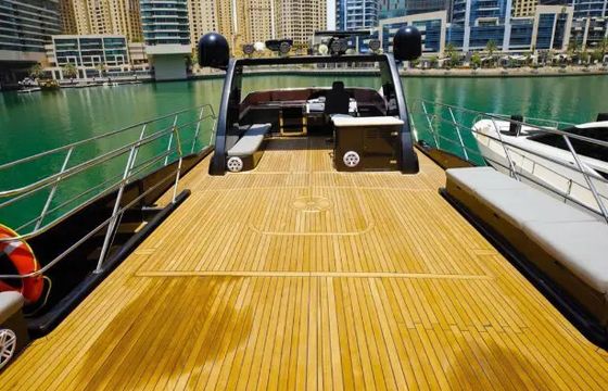 Duritti 95ft Jacuzzi Dubai Yacht Rental - Luxury