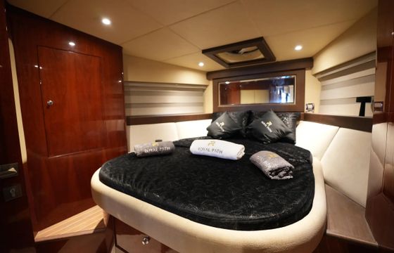 Majesty 50ft Yacht Charter Dubai - Luxury