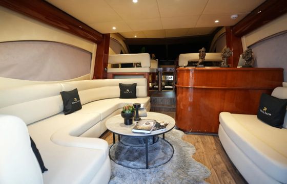 Majesty 50ft Yacht Charter Dubai - Luxury