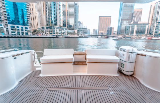 Yacht In Dubai Ferretti 50ft - Luxury