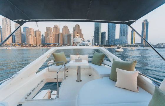 Yacht In Dubai Ferretti 50ft - Luxury