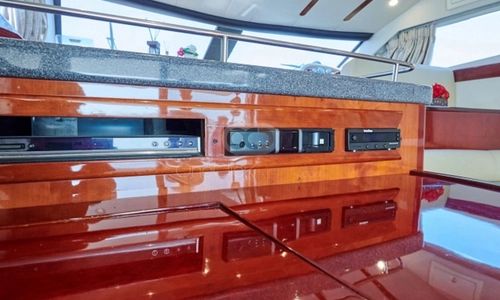 Majestic 55 Yacht