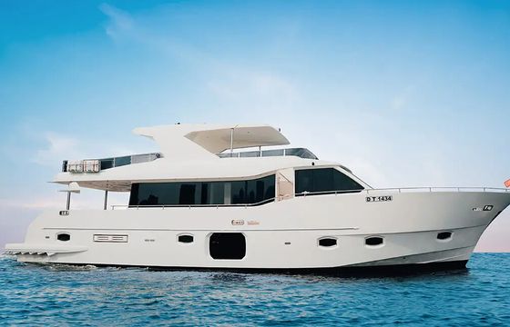 82ft Wide yacht