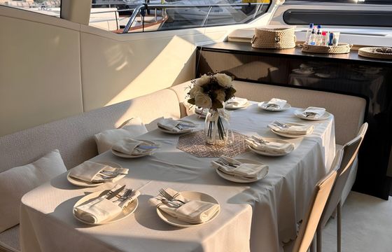 Azimut 77 ft