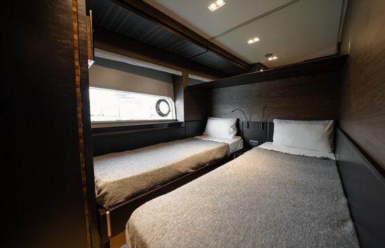Ferretti 67 ft