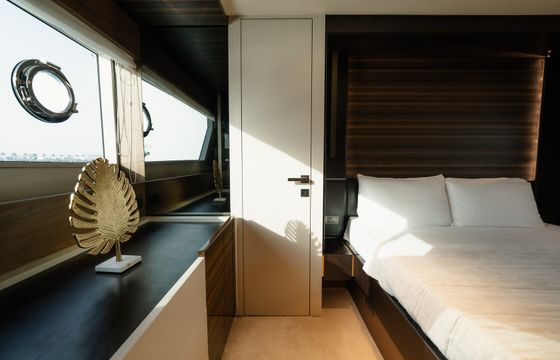 Ferretti 67 ft