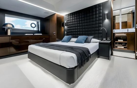 Riva 82 ft