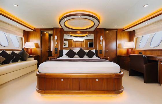 Sunseeker 82ft