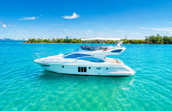 Beautiful Azimut 55 Fly—3 bedrooms, 2 bathrooms, a spacious flybridge