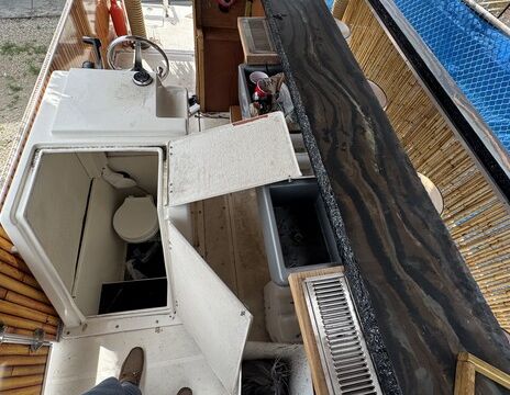 Tikila Cruise: your personal tiki bar on the water!