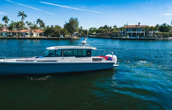 Visit the Fort Lauderdale Sandbar in Luxury