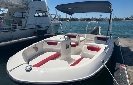 18' Ski Boat | Ready to go on Mission Bay | Seats 6