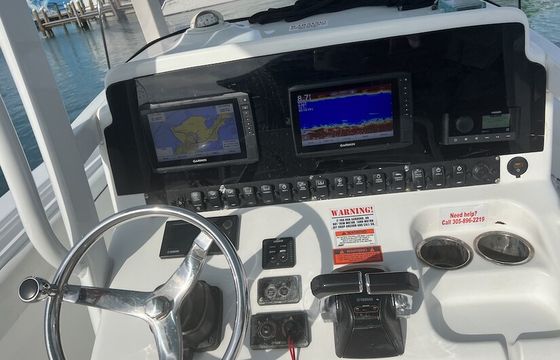 27.5' Sea Hunt Gamefish w/ GPS TRACKS to popular destinations!