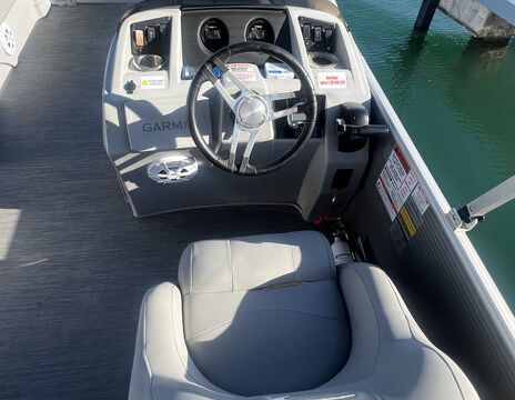 22' Bennington Tritoon  w/ GPS TRACKS to popular destinations!