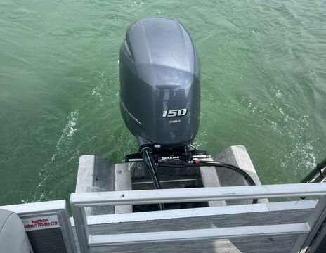 22' Bennington Tritoon  w/ GPS TRACKS to popular destinations!