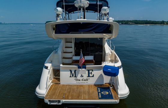 Glen Cove, NY - Private Yacht Charter - 43' Azimut Flybridge