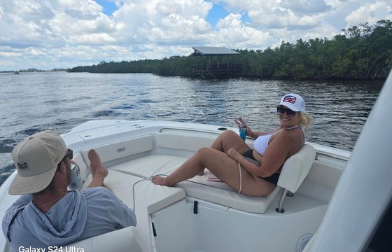 2025 Sea Hunt 239SE — 24ft Center Console Adventure Boat