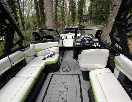 Premium Wakeboat on Lake Hartwell or Multi Day Keowee | 22ft Axis A22