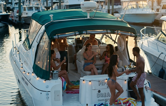 Sea Dreams provides a number of services and sightseeing tours.