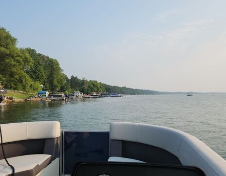 Easy Cruising on Silver Lake – 21ft Harris Pontoon