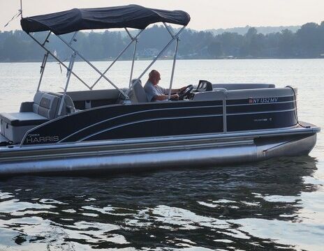 Easy Cruising on Silver Lake – 21ft Harris Pontoon