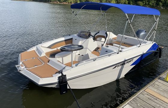 17’ Deckboat at Lake Gaston. Fuel included!!
