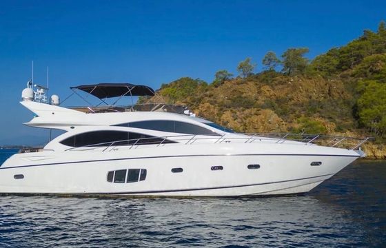 Luxury Sunseeker Manhattan 80ft Yacht Charter | Miami Private Yacht Ex