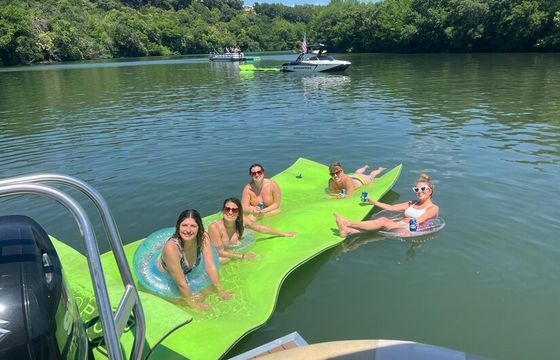 Lake Austin Pontoon with Captain – Party Cove